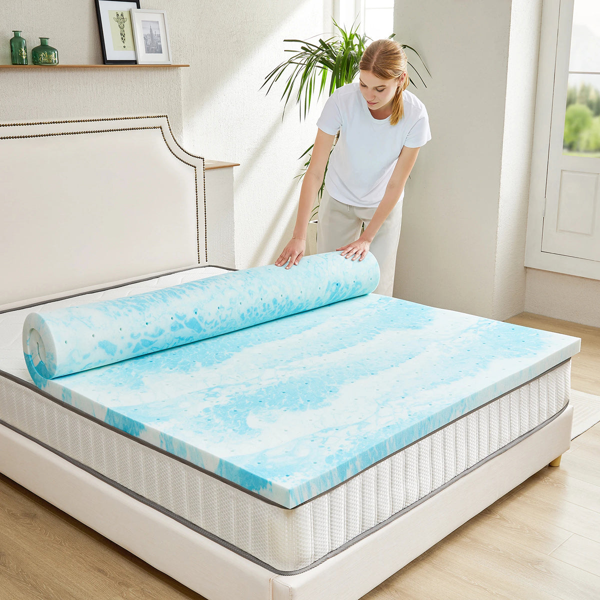 CrofGant Cooling Mattress Pad Breathable Chilling Bed Topper